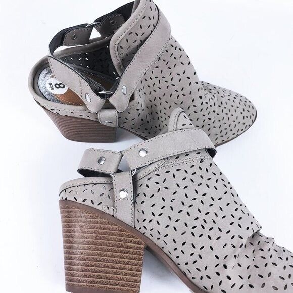 SUGAR Templer Faux Suede Gray Booties Laser Cut NWOT - Picture 2 of 9